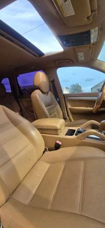 2010 Porsche 958 Cayenne - Image 9 of 10
