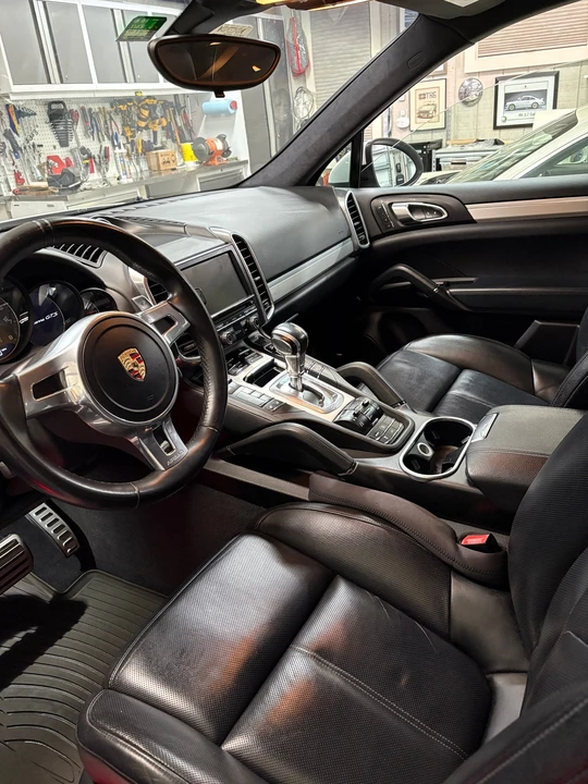 2013 Porsche 958 Cayenne GTS - Image 29 of 31