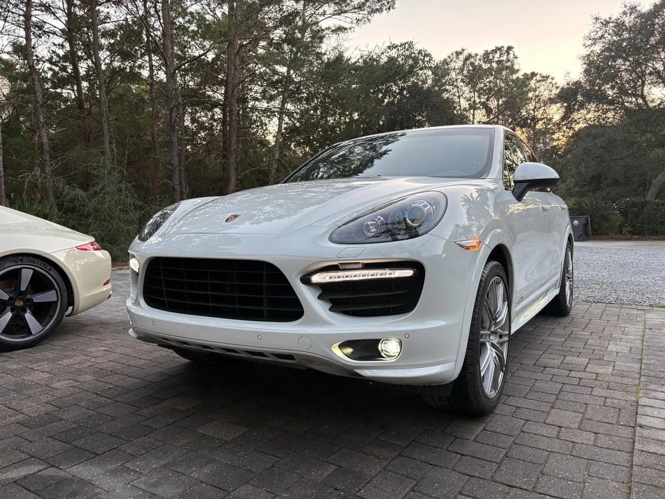 2013 Porsche 958 Cayenne GTS - Image 2 of 31
