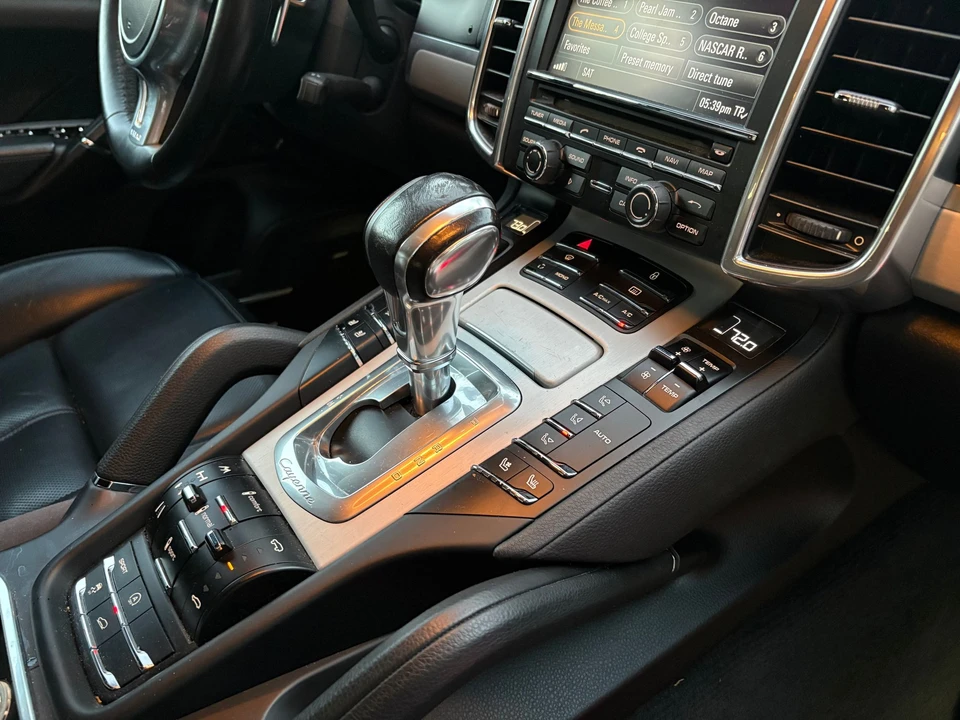 2013 Porsche 958 Cayenne GTS - Image 21 of 31