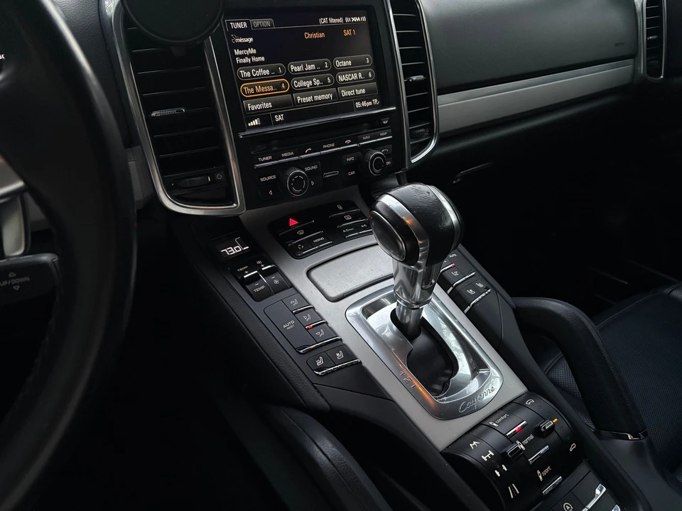 2013 Porsche 958 Cayenne GTS - Image 12 of 31