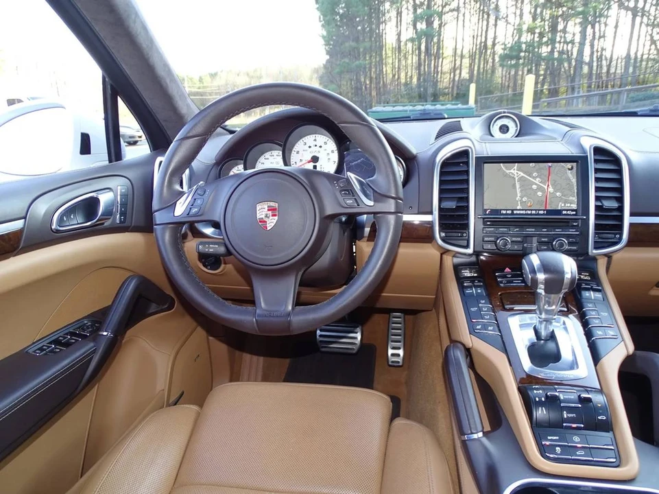 2013 Porsche 958 Cayenne GTS - Image 3 of 3