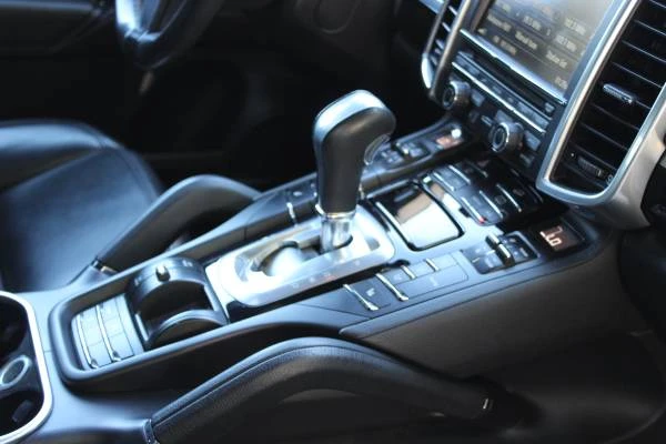 2014 Porsche 958 Cayenne - Image 14 of 16