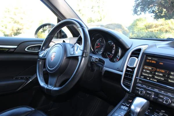 2014 Porsche 958 Cayenne - Image 13 of 16