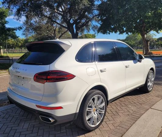 2017 Porsche 958 Cayenne - Image 4 of 21