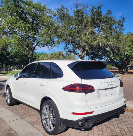 2017 Porsche 958 Cayenne - Image 6 of 21