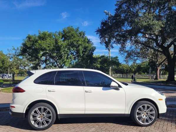 2017 Porsche 958 Cayenne - Image 5 of 21