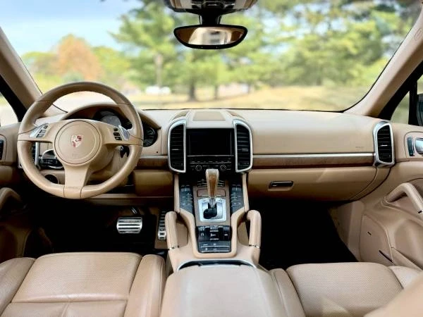 2011 Porsche 958 Cayenne S - Image 14 of 21