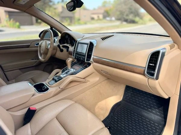 2011 Porsche 958 Cayenne S - Image 9 of 21