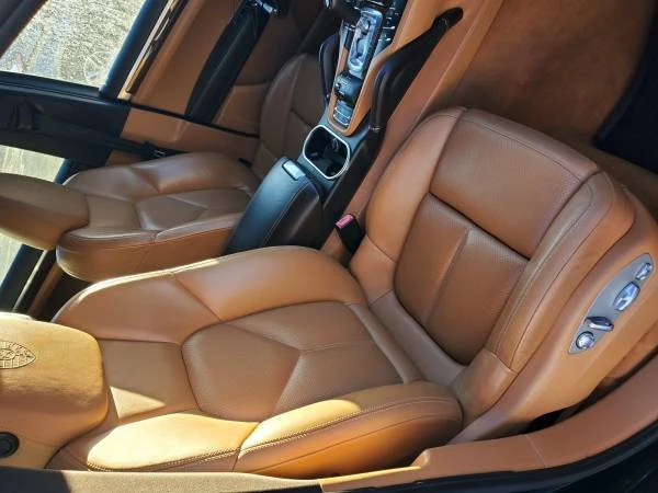 2011 Porsche 958 Cayenne S - Image 12 of 19