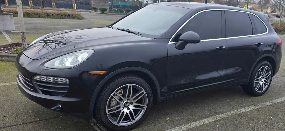 2011 Porsche 958 Cayenne S - Image 2 of 10