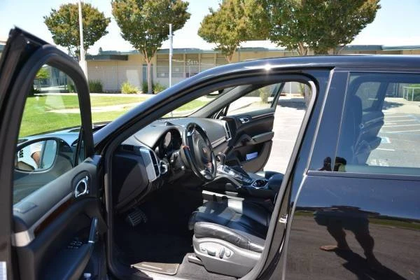 2014 Porsche 958 Cayenne S - Image 10 of 18