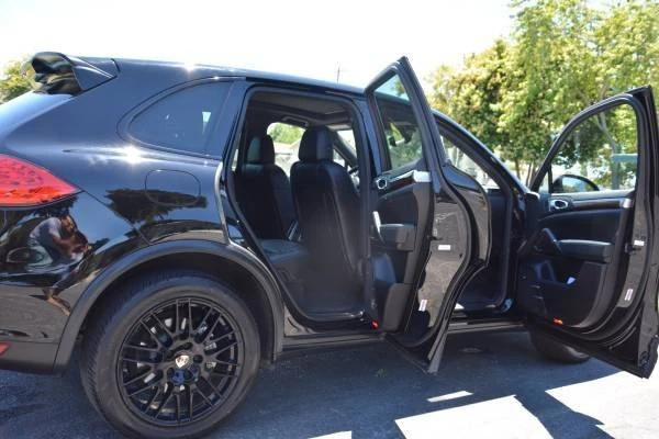 2014 Porsche 958 Cayenne S - Image 12 of 18