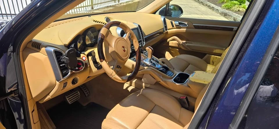 2013 Porsche 958 Cayenne S - Image 3 of 9