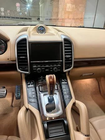 2012 Porsche 958 Cayenne S - Image 2 of 9