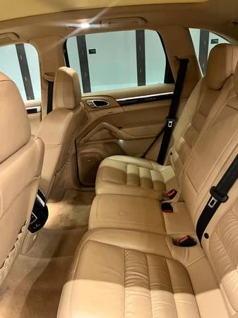 2012 Porsche 958 Cayenne S - Image 3 of 9