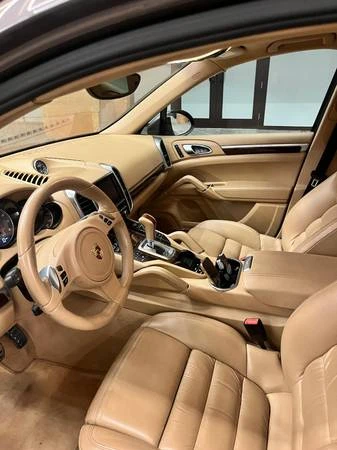 2012 Porsche 958 Cayenne S - Image 4 of 9