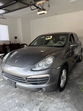 2011 Porsche 958 Cayenne S - Image 2 of 10
