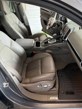 2011 Porsche 958 Cayenne S - Image 8 of 10