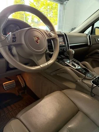 2011 Porsche 958 Cayenne S - Image 7 of 10
