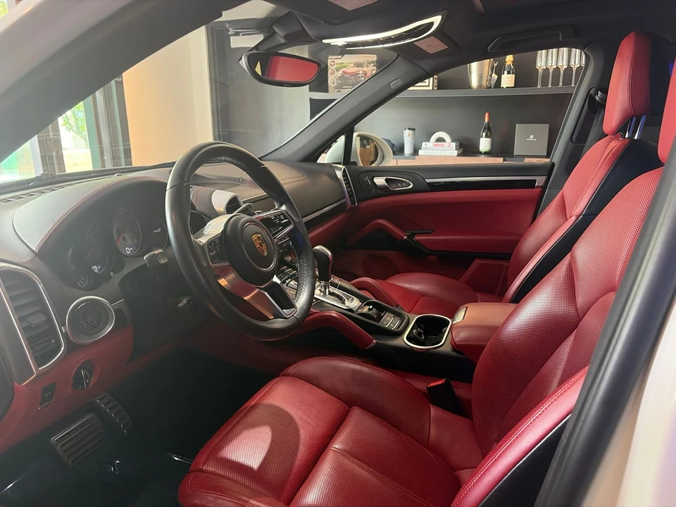 2016 Porsche 958 Cayenne S - Image 8 of 10