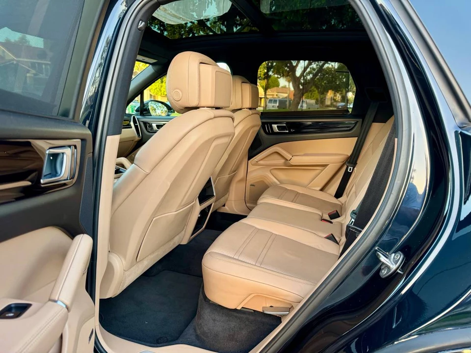 2019 Porsche - Image 12 of 21