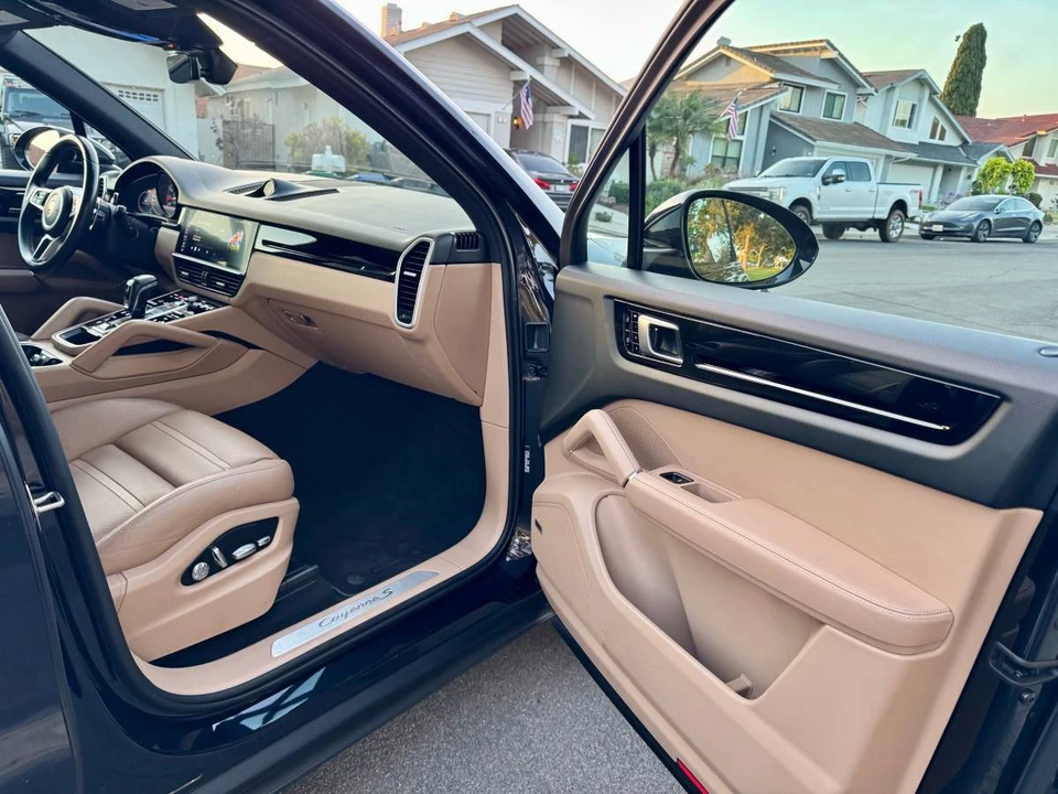 2019 Porsche - Image 15 of 21