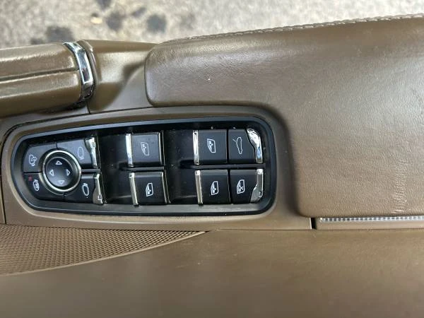 2011 Porsche 958 Cayenne S - Image 14 of 19