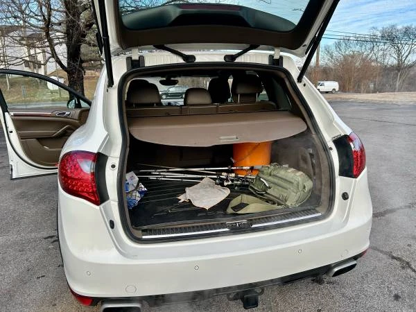 2011 Porsche 958 Cayenne S - Image 12 of 19