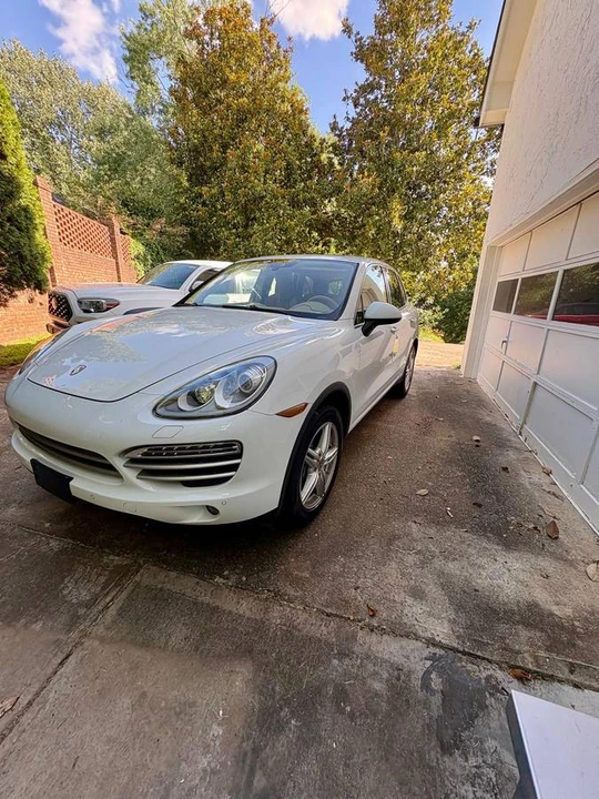 2014 Porsche 958 Cayenne - Image 2 of 10