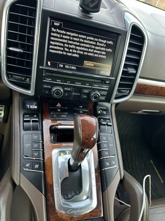 2011 Porsche 958 Cayenne - Image 13 of 20