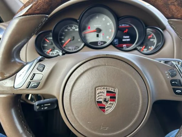 2011 Porsche 958 Cayenne - Image 10 of 20
