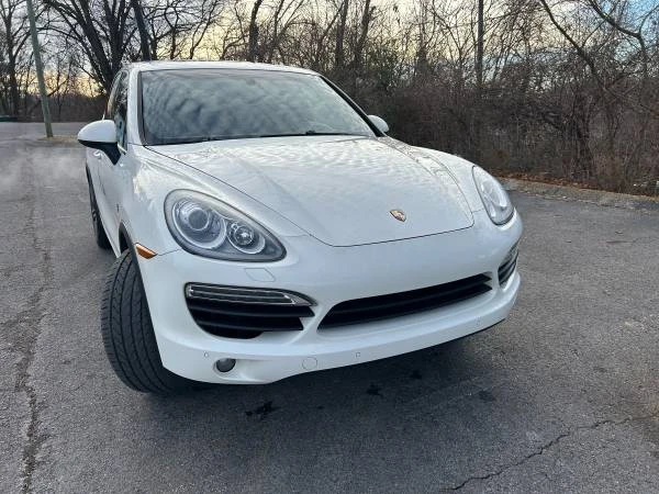 2011 Porsche 958 Cayenne - Image 2 of 20