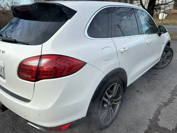 2011 Porsche 958 Cayenne - Image 4 of 20