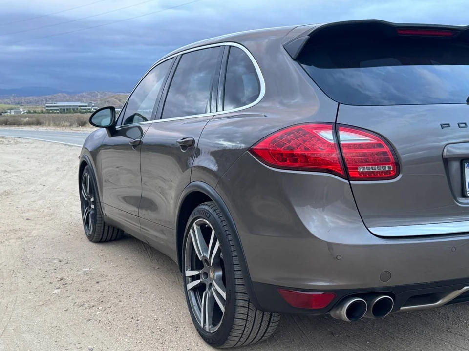 2011 Porsche 958 Cayenne Turbo - Image 13 of 24