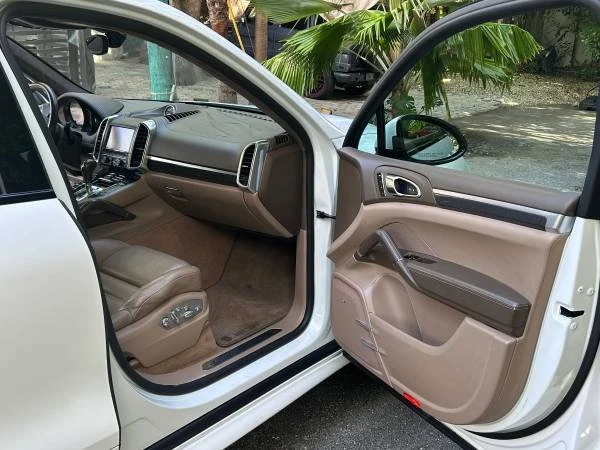 2014 Porsche 958 Cayenne Turbo - Image 7 of 18