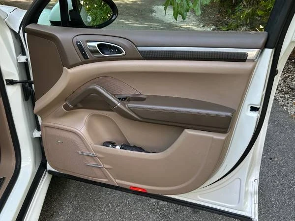 2014 Porsche 958 Cayenne Turbo - Image 13 of 18