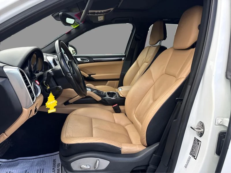 2014 Porsche 958 Cayenne - Image 9 of 15