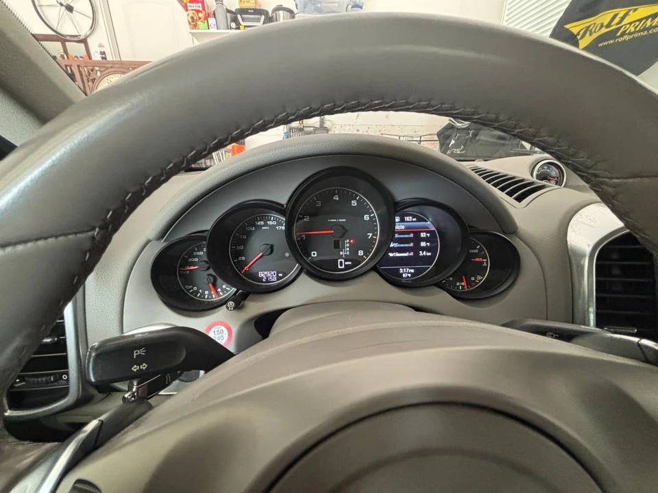 2014 Porsche 958 Cayenne - Image 10 of 16