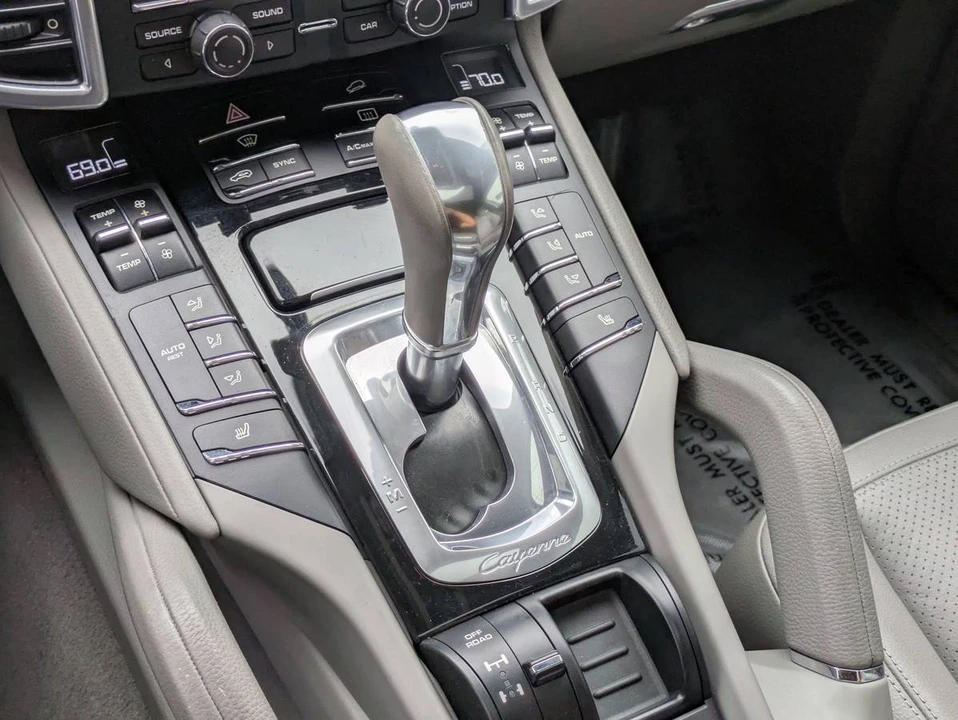 2014 Porsche 958 Cayenne - Image 14 of 16