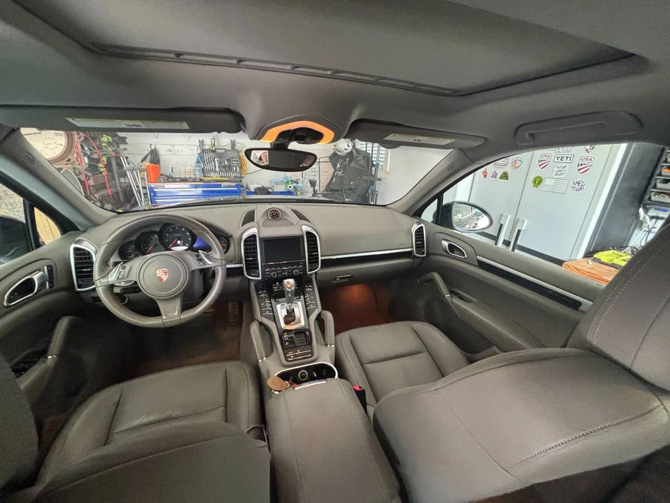 2014 Porsche 958 Cayenne - Image 11 of 16
