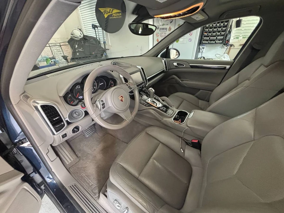 2014 Porsche 958 Cayenne - Image 4 of 16