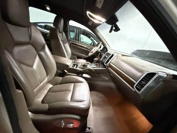 2011 Porsche 958 Cayenne - Image 6 of 8