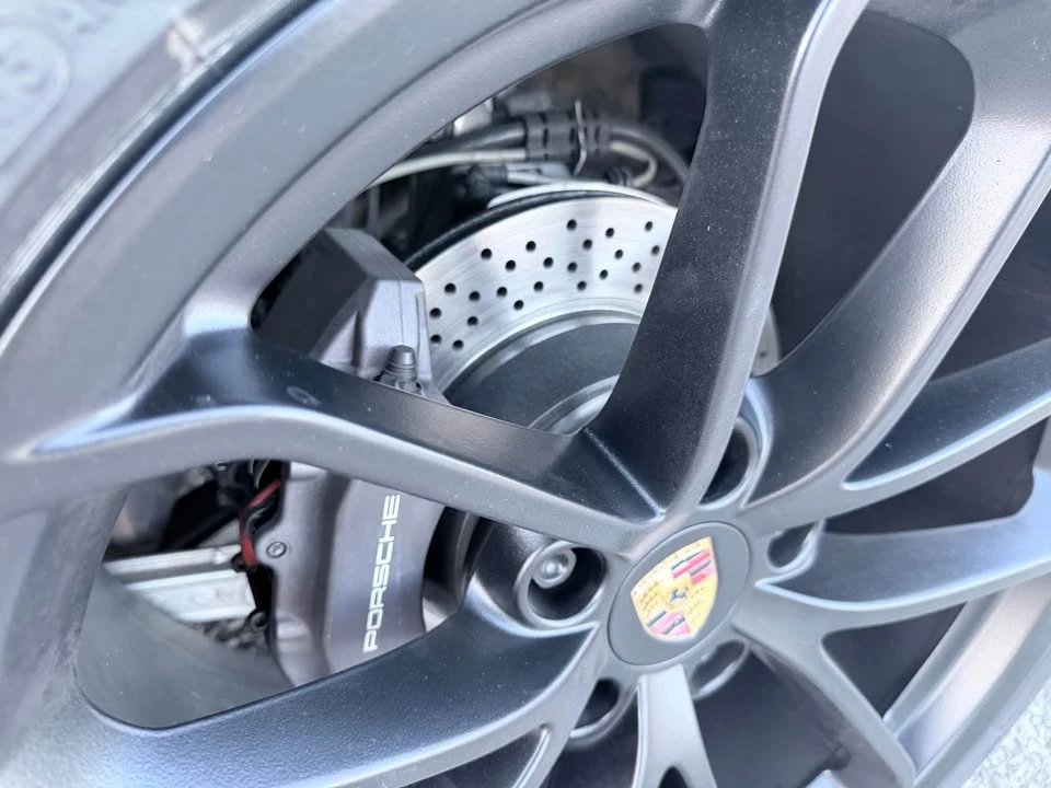 2016 Porsche 981 Cayman - Image 8 of 10
