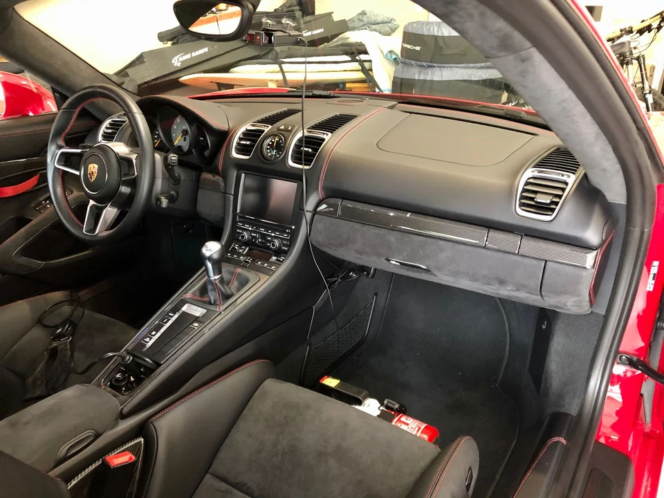 2016 Porsche 981 Cayman GT4 - Image 7 of 12