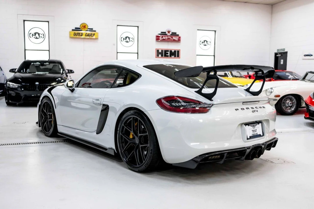 2016 Porsche 981 Cayman GT4 - Image 9 of 31