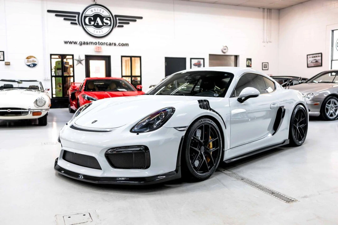 2016 Porsche 981 Cayman GT4 - Image 2 of 31