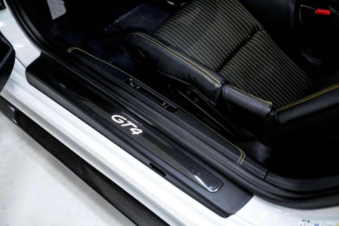 2016 Porsche 981 Cayman GT4 - Image 29 of 31
