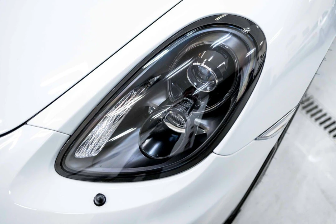 2016 Porsche 981 Cayman GT4 - Image 8 of 31
