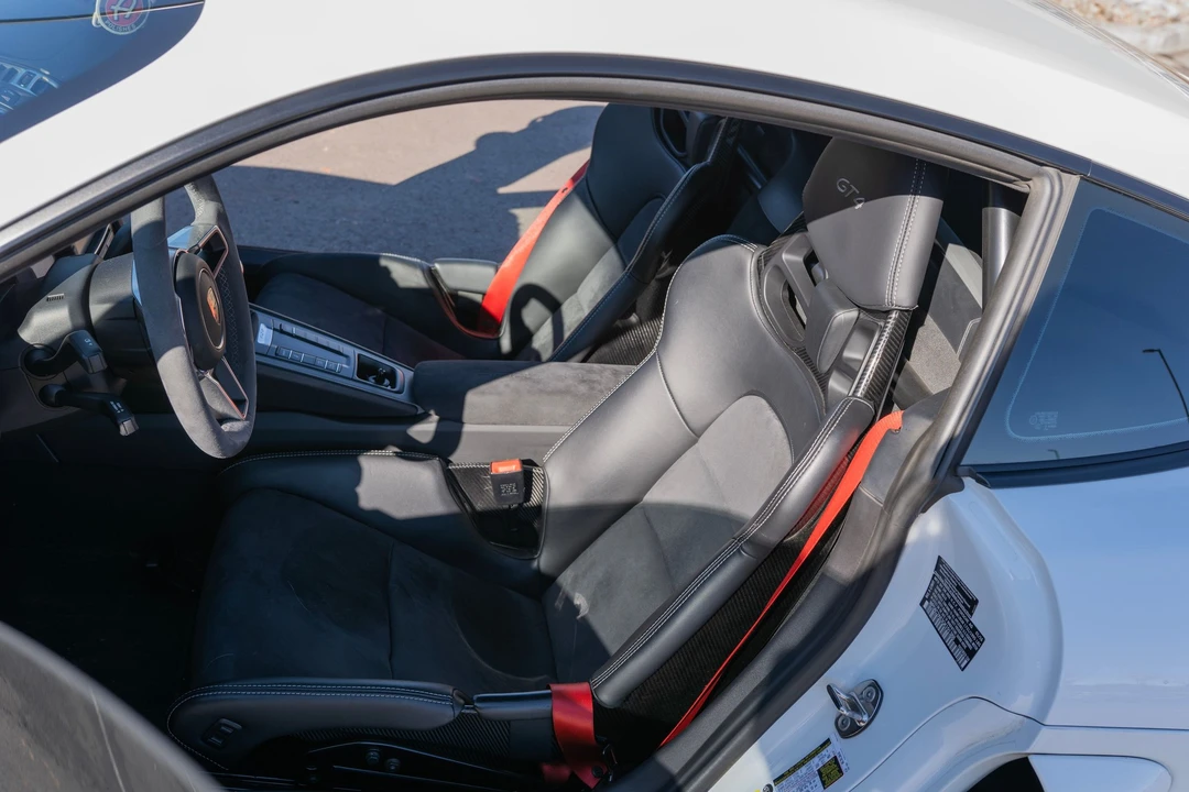 2016 Porsche 981 Cayman GT4 - Image 3 of 6
